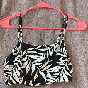 Very cute black and white floral crop top